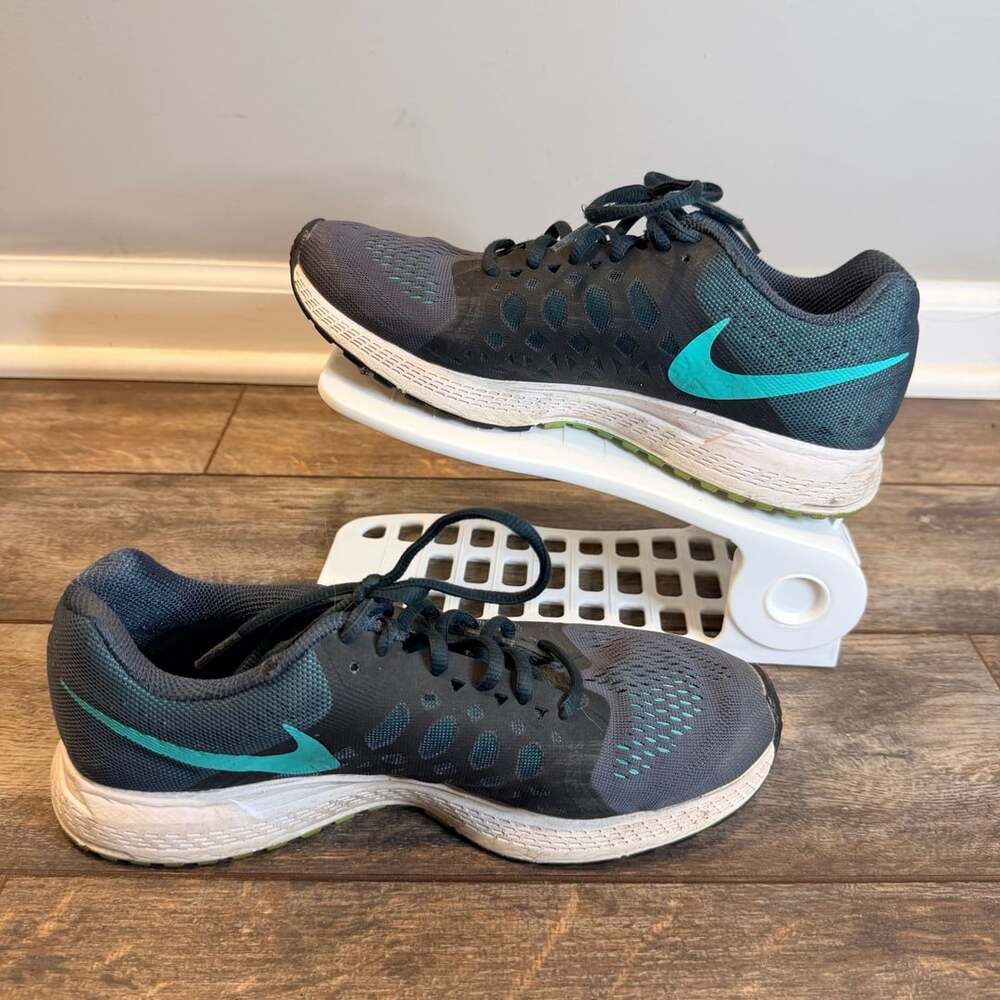 Nike Air Zoom Pegasus 31 Size 8.5 Gray Running Shoes